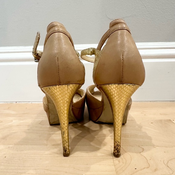 Ivanka Trump Nude and Gold Peep-Toe Heels - Size 6.5 - Picture 4 of 7
